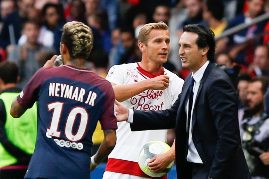 HLV Emery phai chong lai 'bang nhom' Brazil tai PSG hinh anh