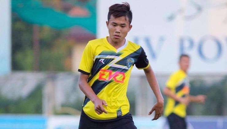 Xuan Truong vao top guong mat noi bat bong da Dong Nam A anh 8