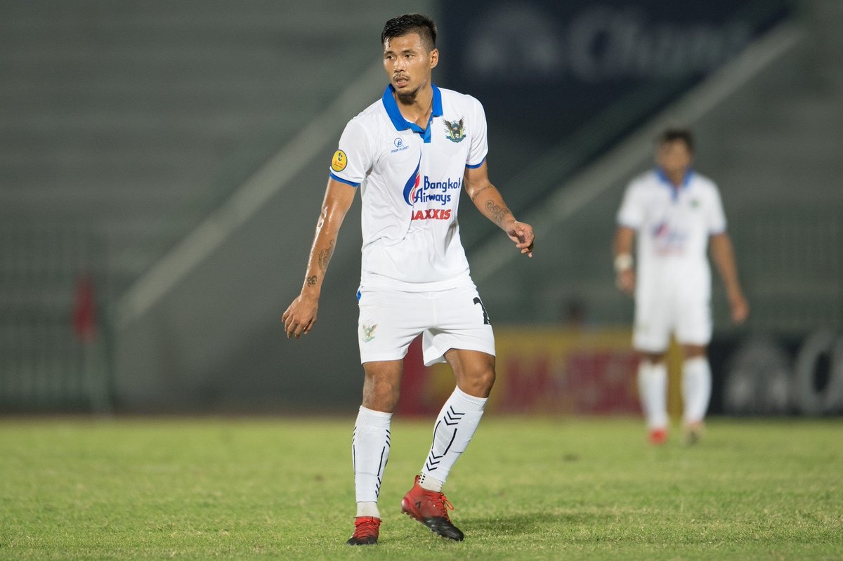 Xuan Truong vao top guong mat noi bat bong da Dong Nam A anh 9