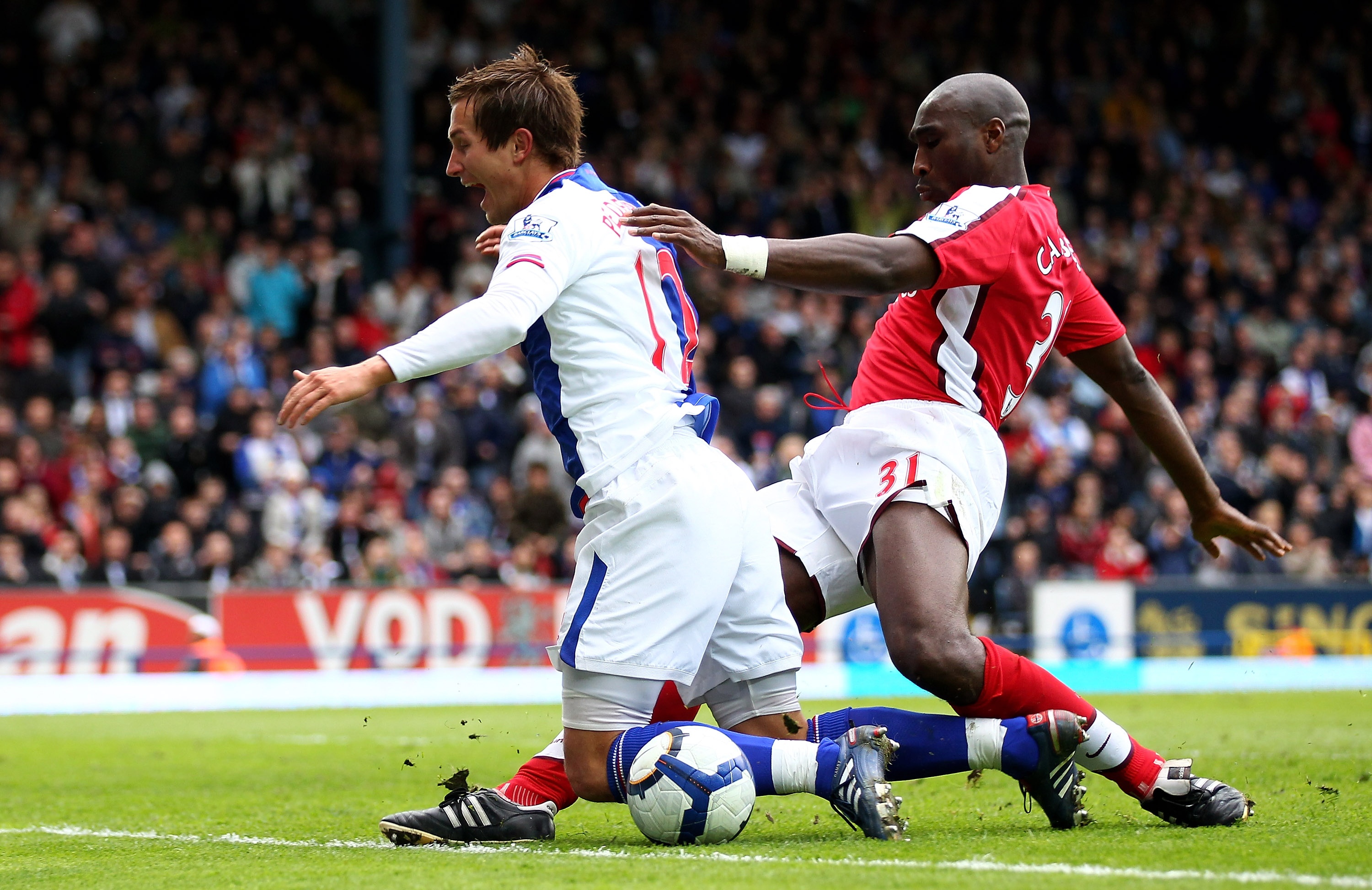 Sol Campbell: Là 'Judas', một huyền thoại, và kẻ đáng thương ảnh 4 Sol Campbell: La 'Judas', mot huyen thoai, va ke dang thuong anh 4