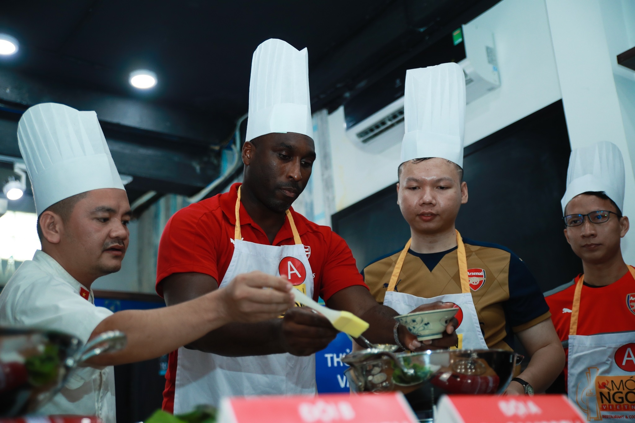 Sol Campbell chien thang nho nuoc cham ngon anh 4