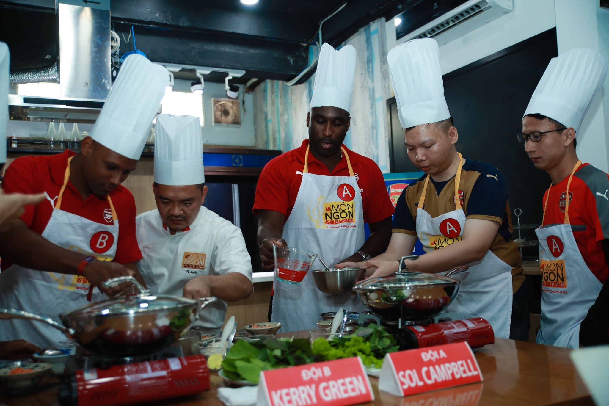 Sol Campbell chien thang nho nuoc cham ngon anh 3