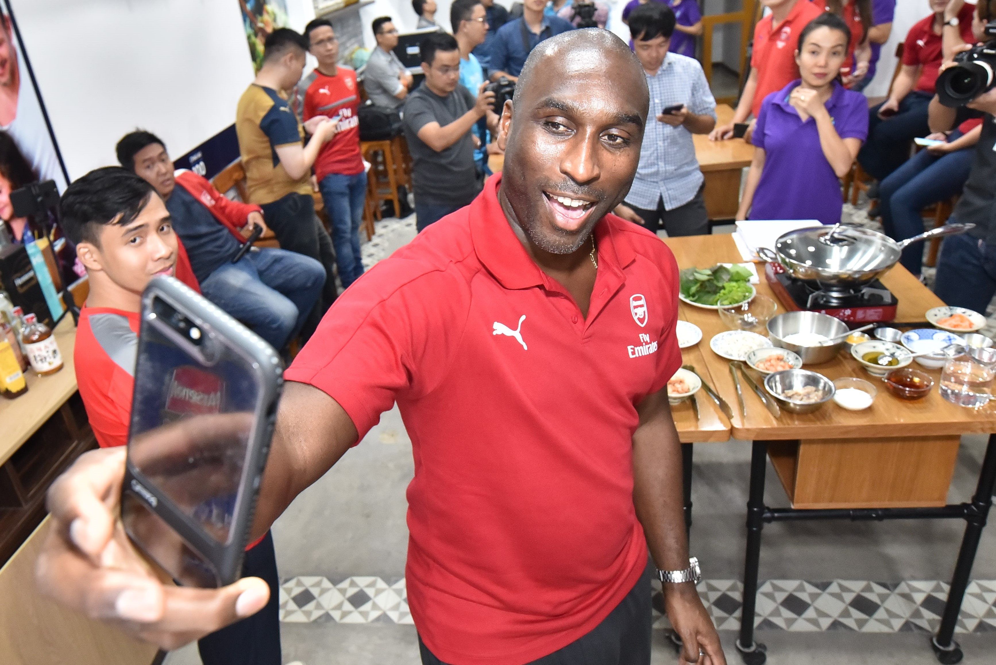 Sol Campbell chien thang nho nuoc cham ngon anh 10