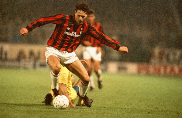 Viet cho AC Milan: Hay nho Van Basten, Kaka tung hien dien hinh anh