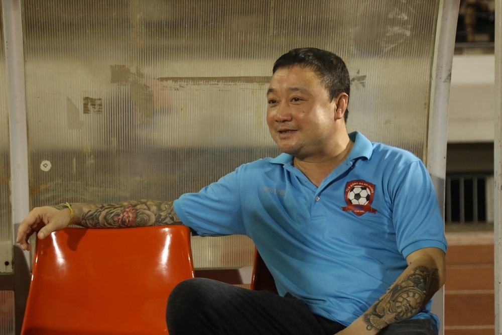 Hai Phong tham bai trong ngay chia tay HLV Truong Viet Hoang hinh anh