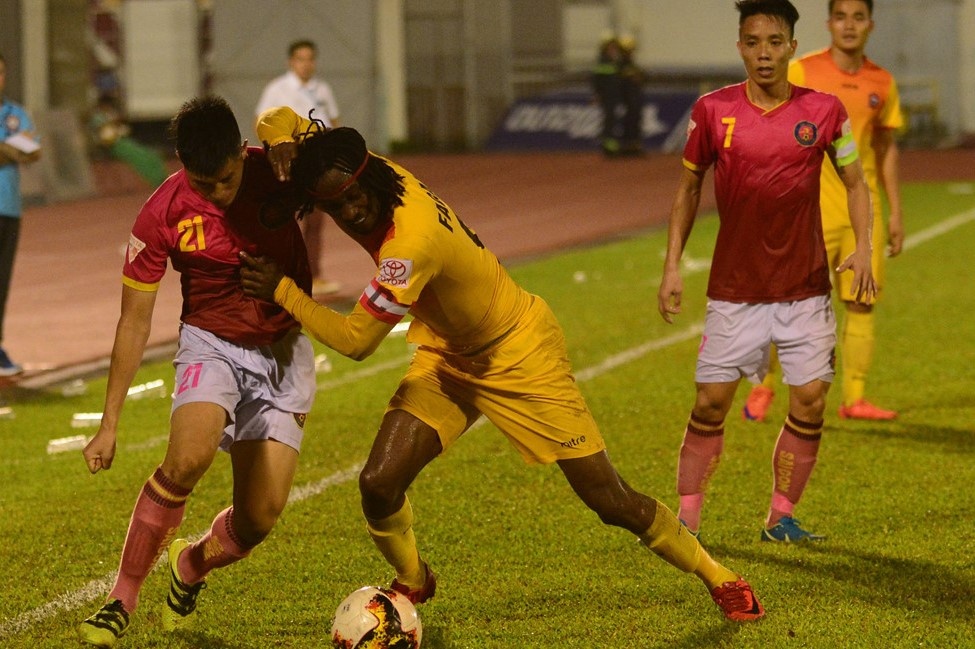 'V.League mat gia vi ngoai binh gioi khong co' hinh anh