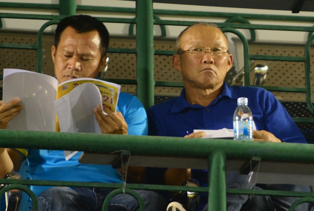 Cau thu Binh Duong va PVF choi 'mau' hon nho HLV Park Hang-seo anh 1
