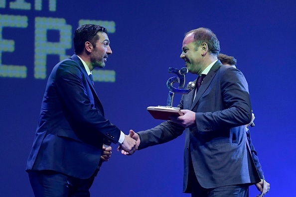 Buffon thang giai Cau thu hay nhat Serie A,  bo ngo kha nang tai xuat anh 3