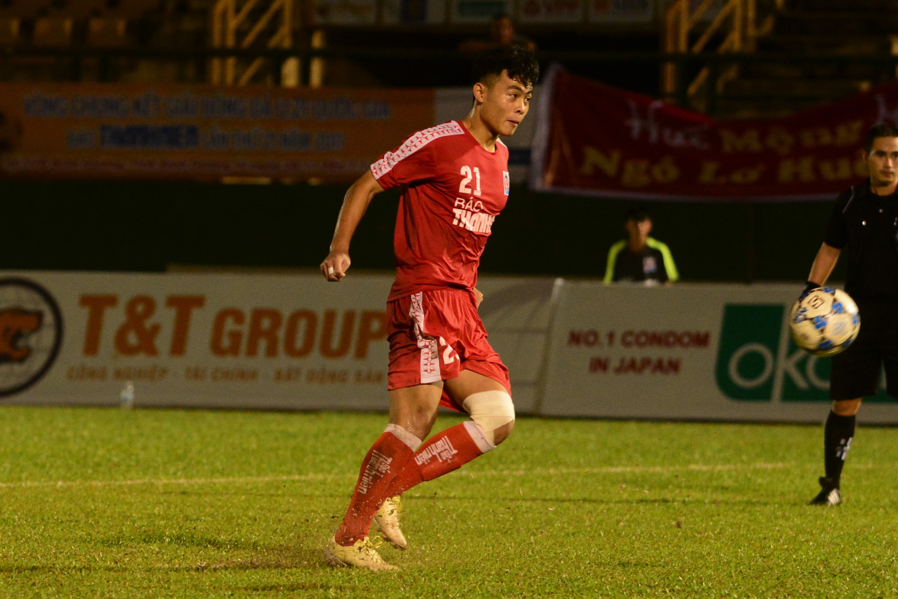 Cau thu U21 Dong Thap khoc nuc no khi danh roi chien thang anh 7