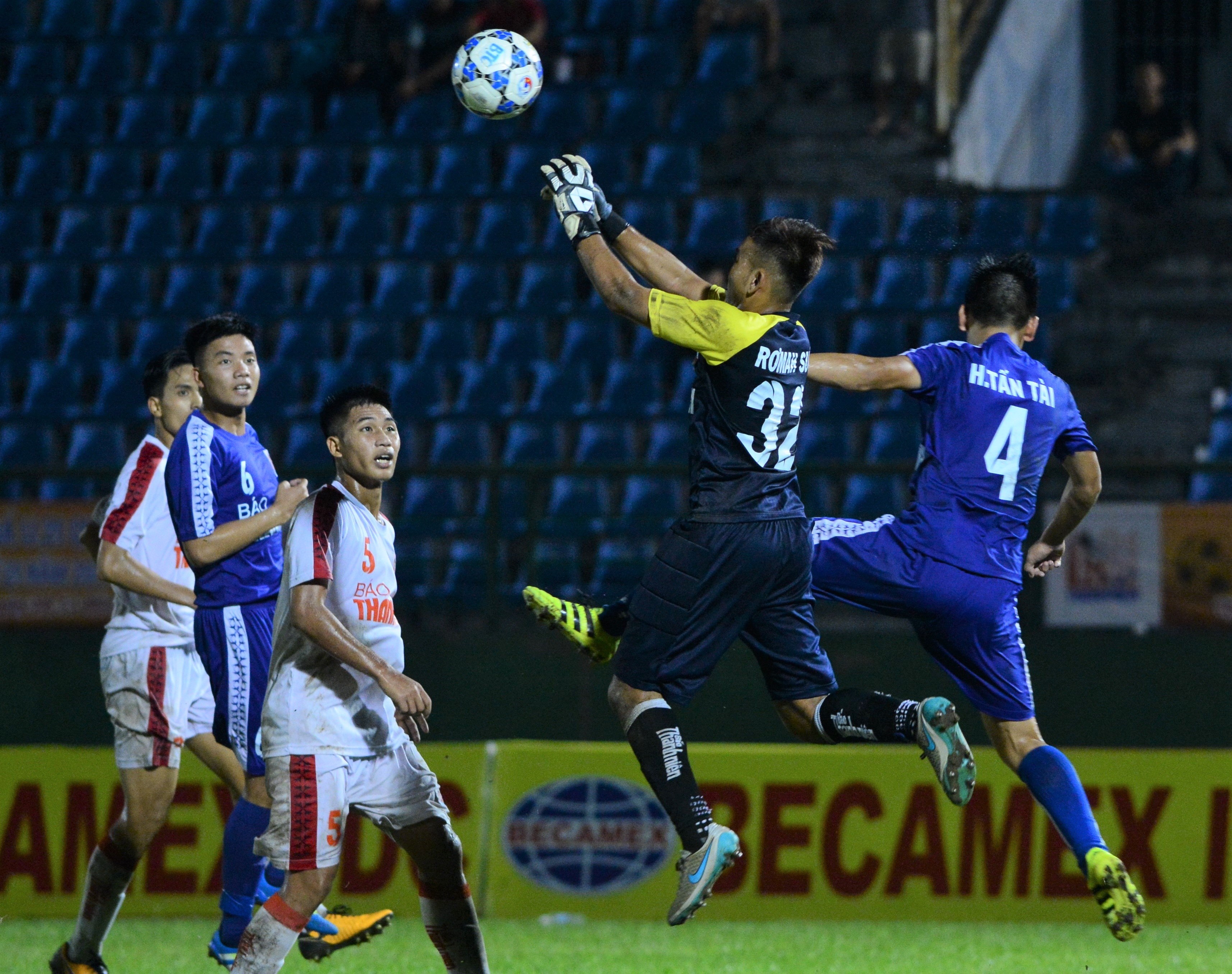 Ha Binh Duong,  U21 HAGL vao chung ket gap Viettel anh 8