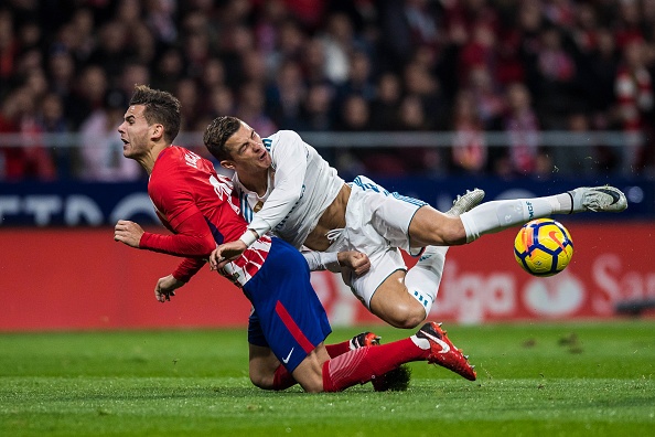 Quả bóng vàng là độc dược với Ronaldo? ảnh 1 Qua bong vang la doc duoc voi Ronaldo? anh 1