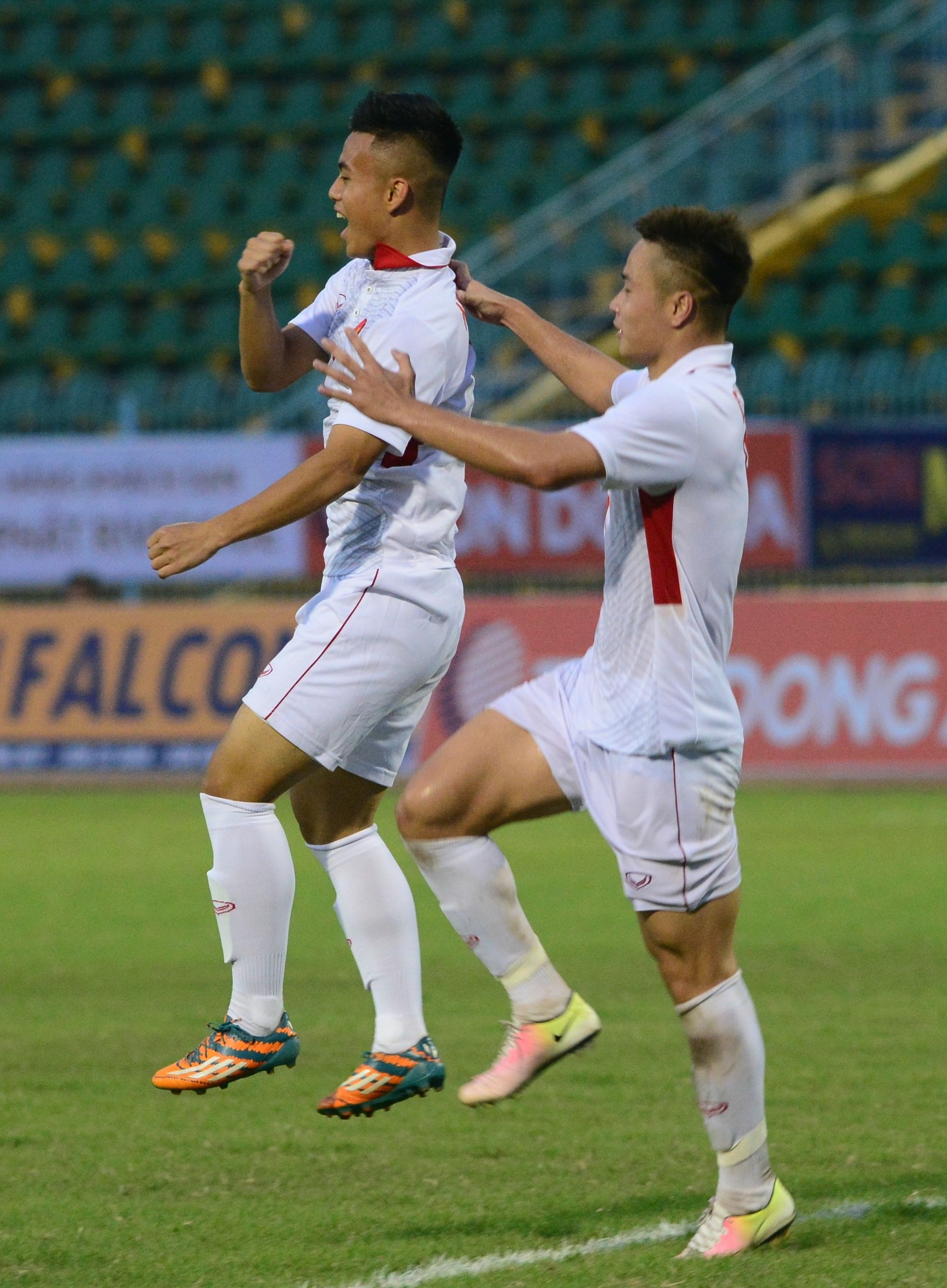 U19 Viet Nam hoa tiec nuoi truoc Myanmar anh 6