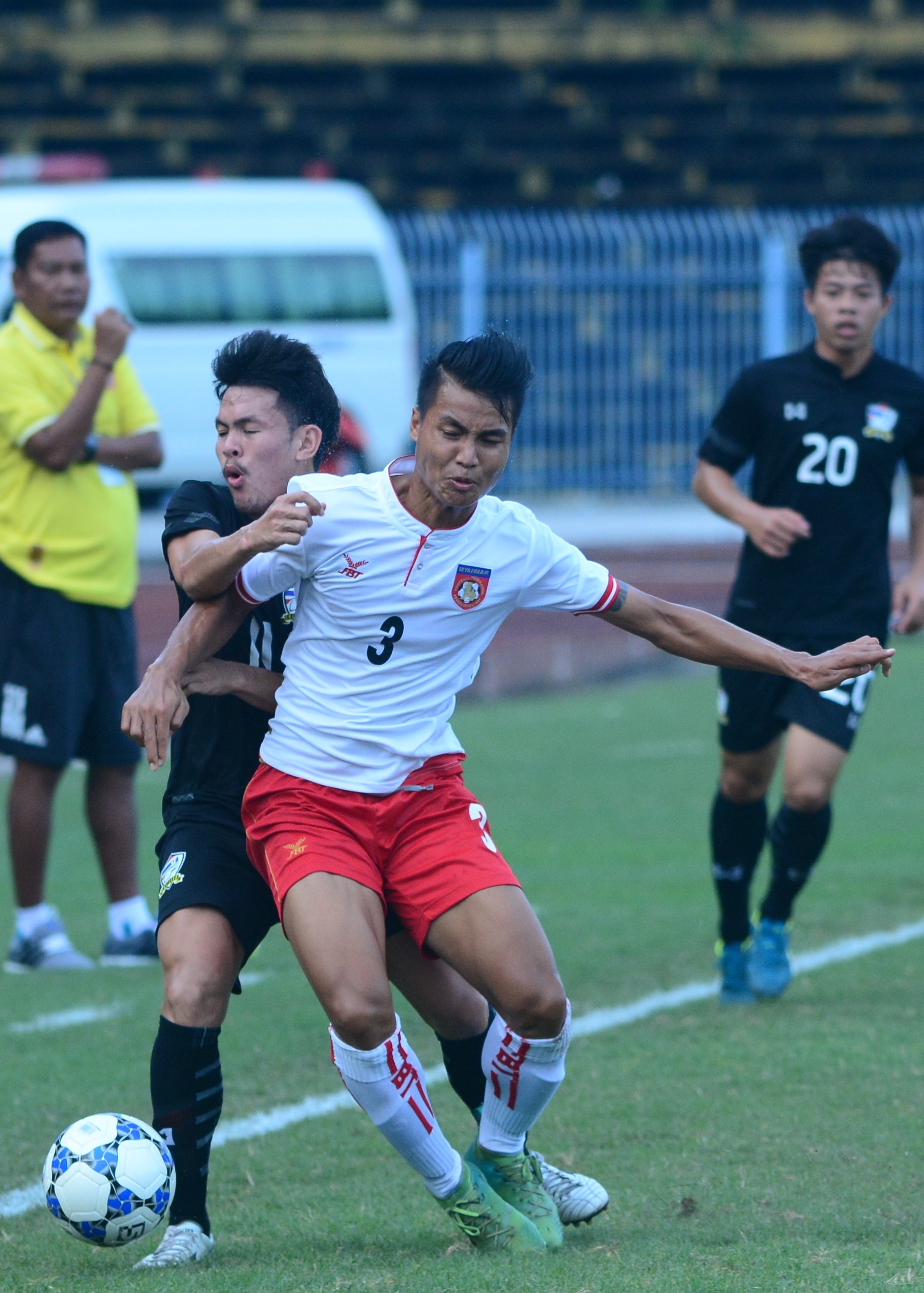 U21 Thai Lan bat ngo guc nga truoc Myanmar anh 3