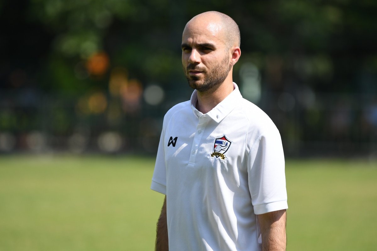 Bong da Thai Lan chuyen minh vi giac mo lon hon anh 2