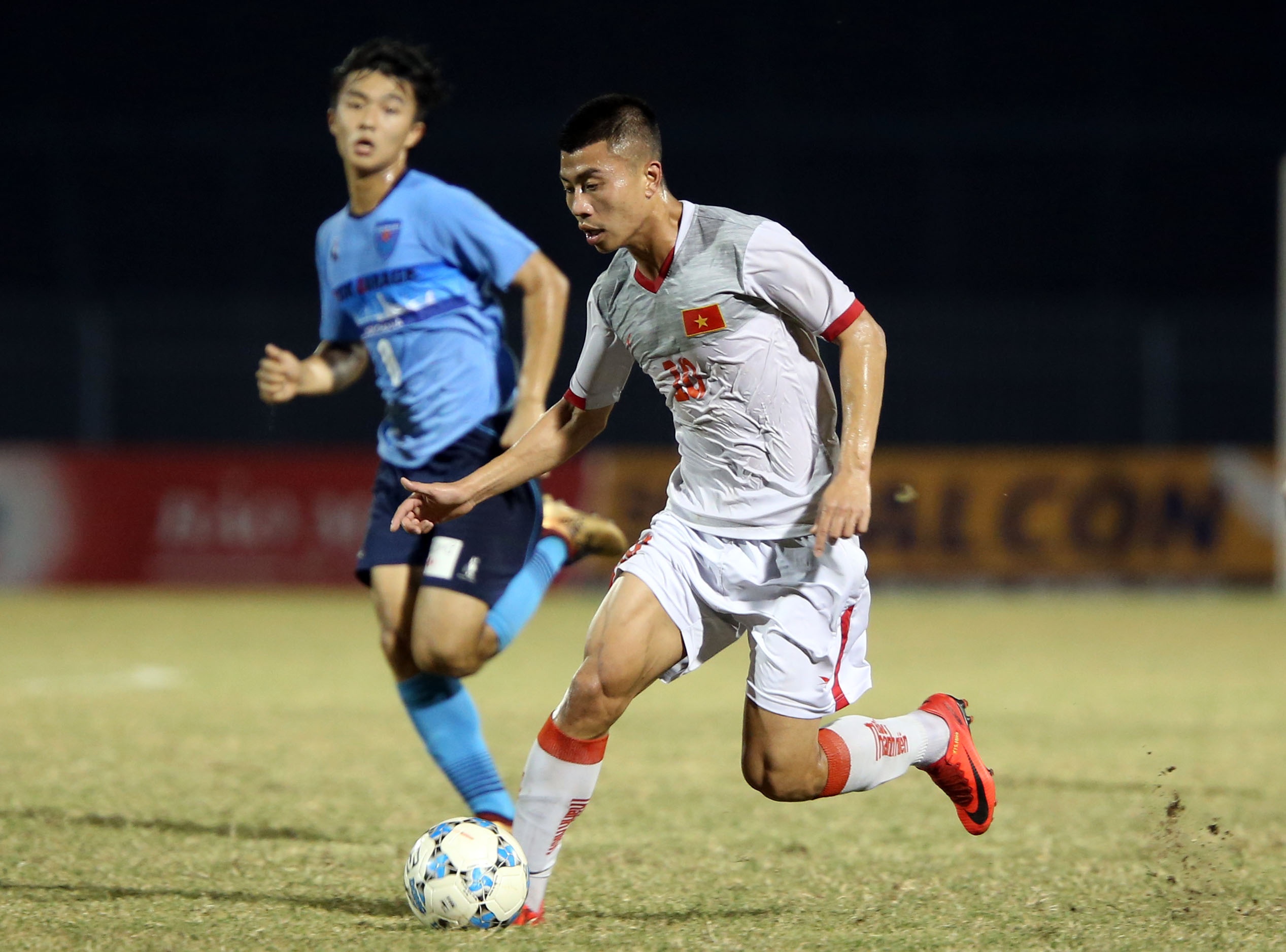 U21 Viet Nam bat luc truoc suc manh dai dien Nhat Ban anh 6