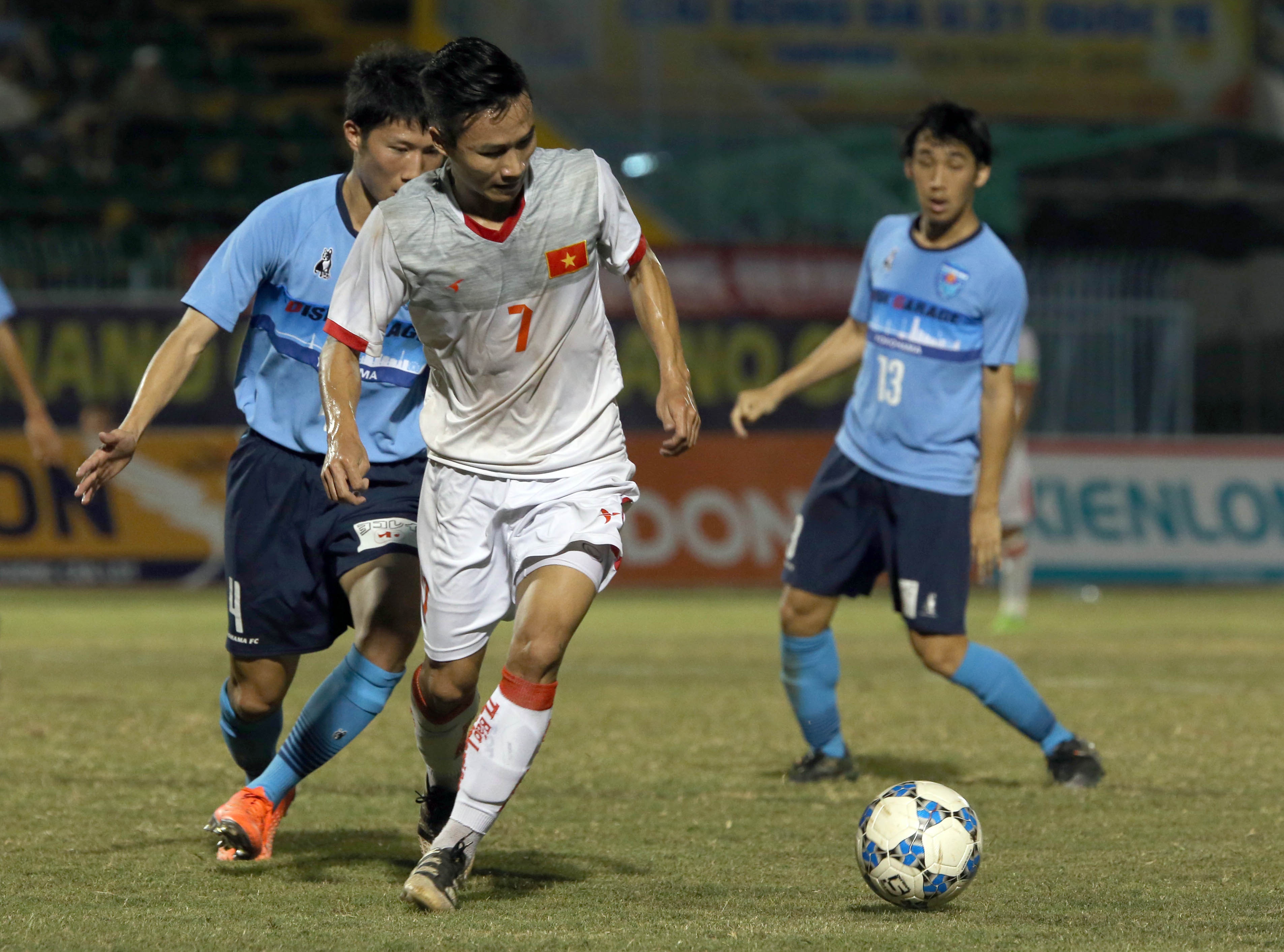 U21 Viet Nam bat luc truoc suc manh dai dien Nhat Ban anh 5