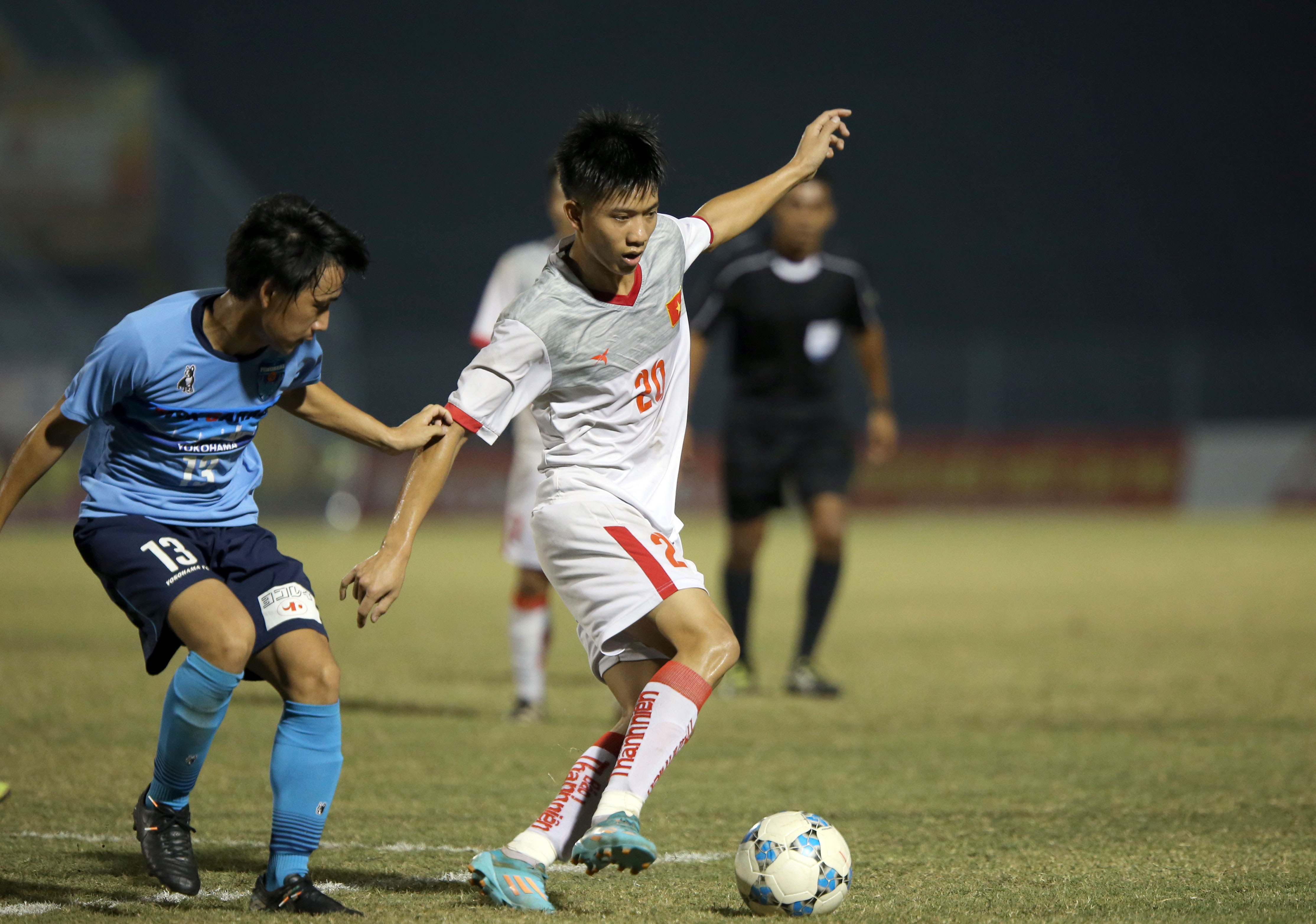 U21 Viet Nam bat luc truoc suc manh dai dien Nhat Ban anh 4