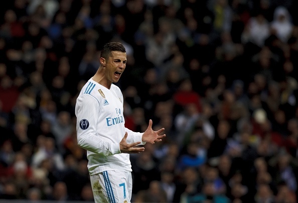 Zidane va Perez bat dong,  Ronaldo 'chien tranh lanh' Isco anh 3