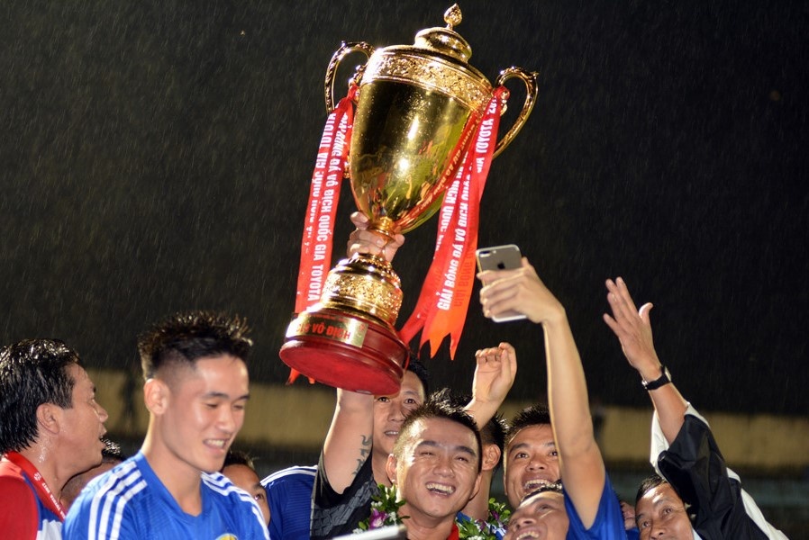 Truyen thong nuoc ngoai danh gia cao su kich tinh cua V.League hinh anh