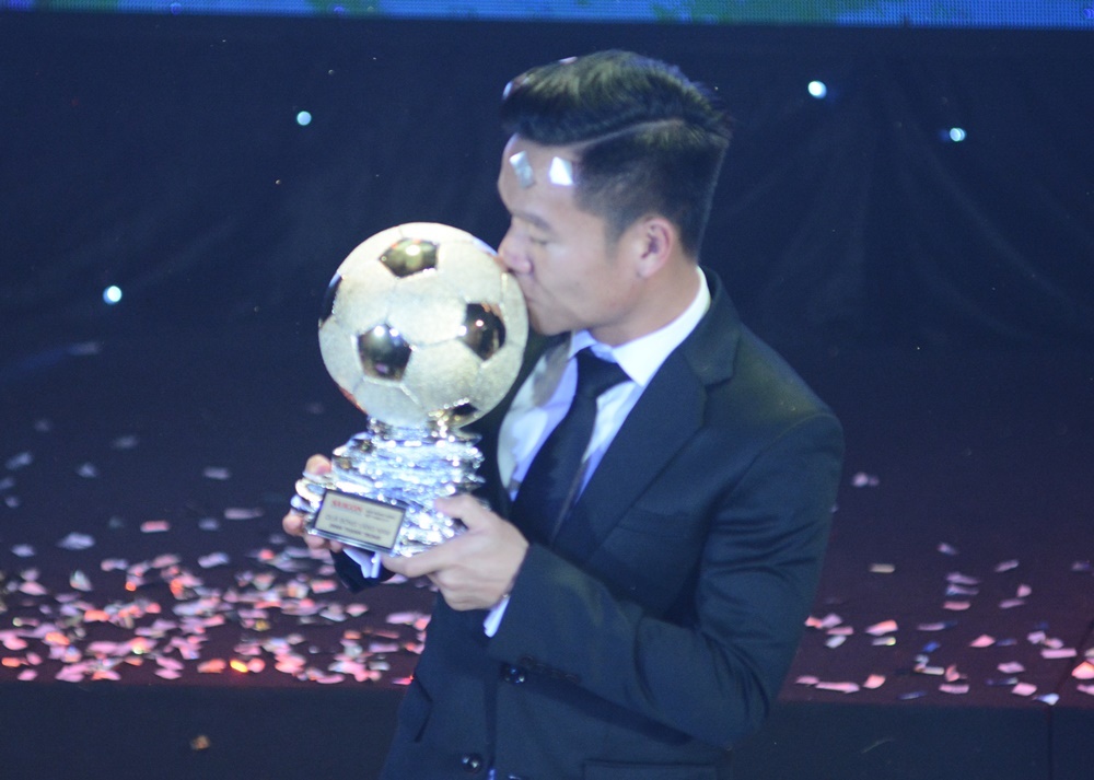 Dinh Thanh Trung gianh QBV 2017 anh 1