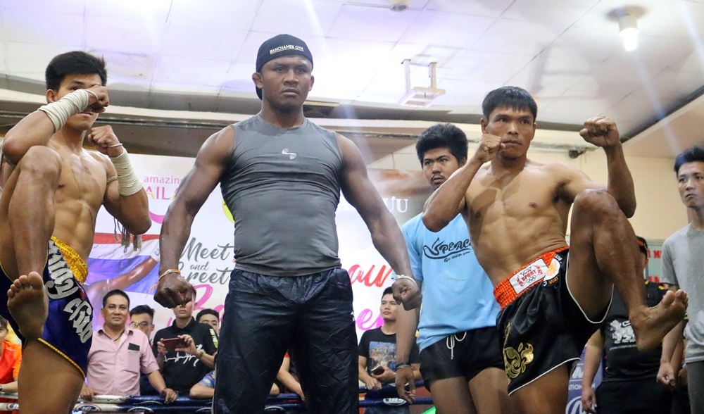 'Thanh Muay' Buakaw dau 4 nguoi tai TP.HCM hinh anh