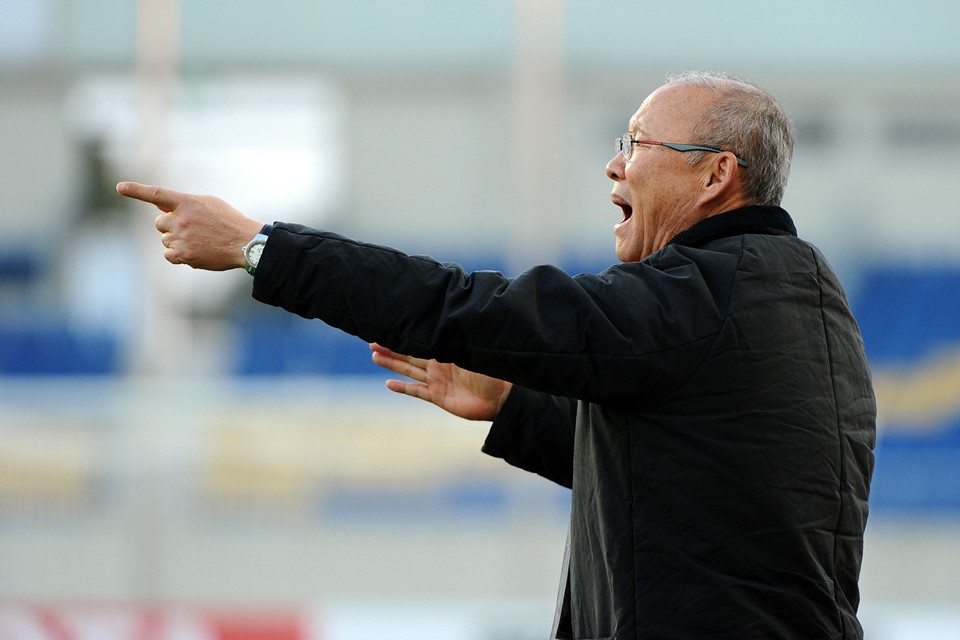 Bao chau A tin U23 Viet Nam co the da hay ma khong can 'dung xe bus' anh 2