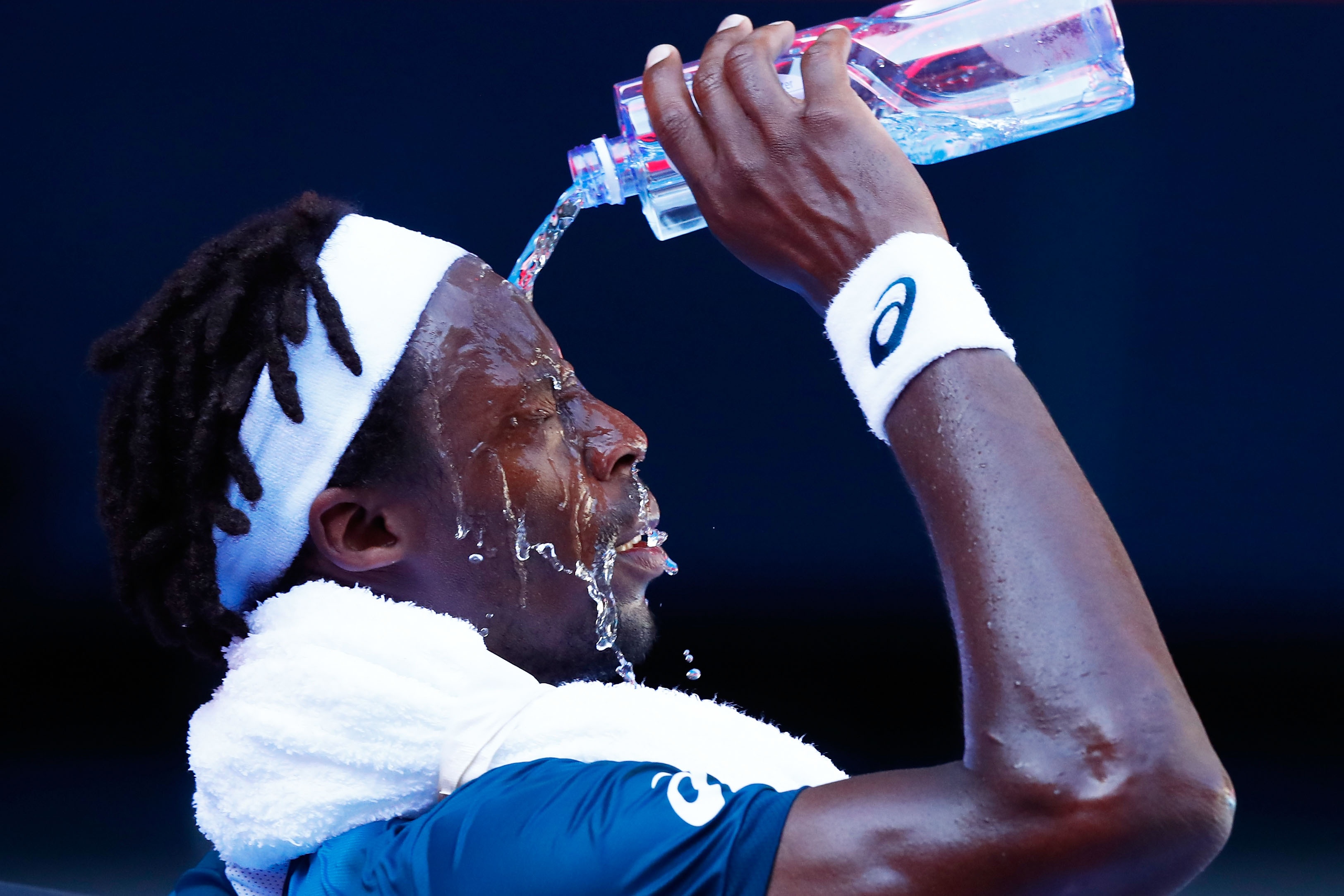 Australian Open 2018: Thời tiết nắng nóng làm khổ các tay vợt ảnh 1 Australian Open 2018: Thoi tiet nang nong lam kho cac tay vot anh 1