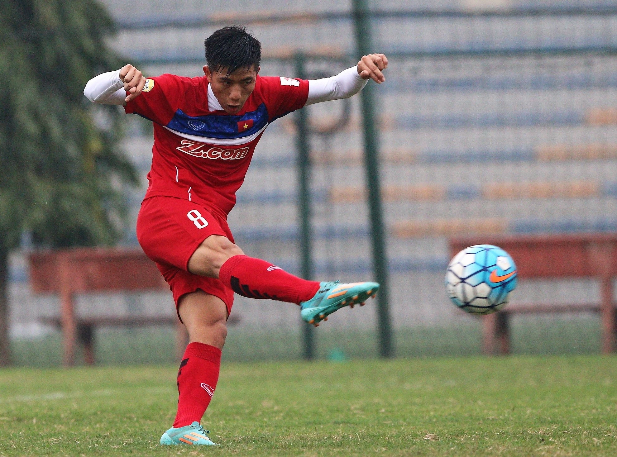 Me tien ve Phan Van Duc: 'Ngay be,  Duc tung tron me de da bong' anh 1