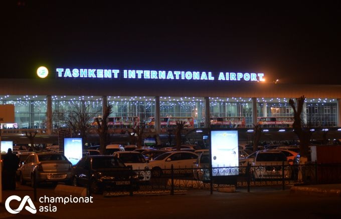 Nguoi Uzbekistan an mung chien tich doi U23 trong su gian di anh 1