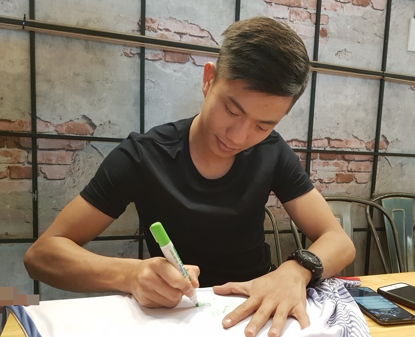 Phan Van Duc: 'Toan bo tien thuong se gui cho me' hinh anh