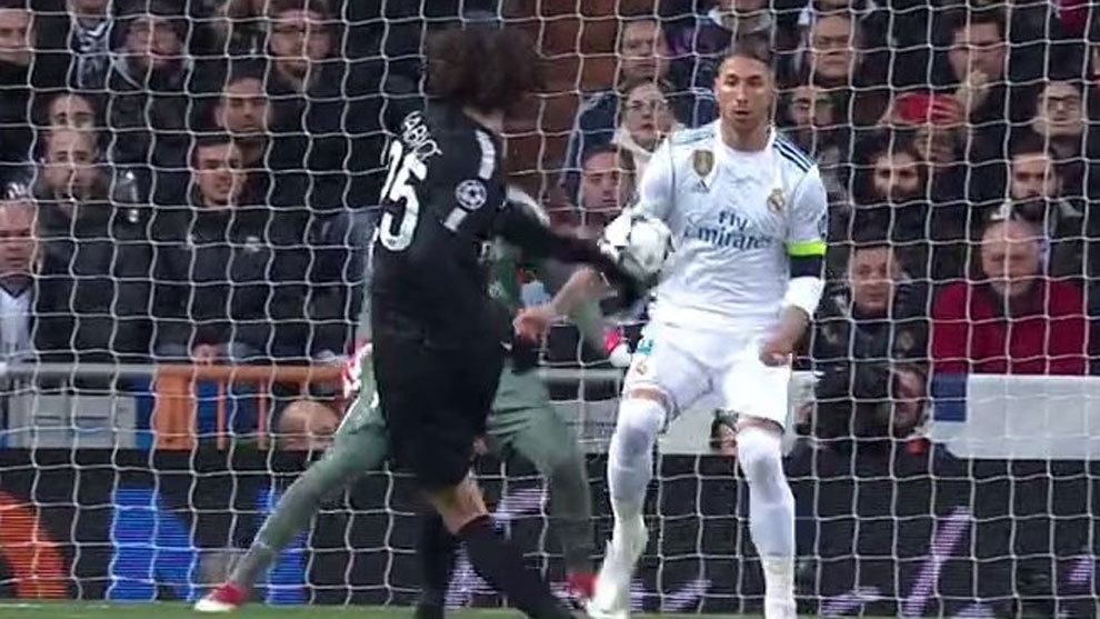 Tranh cãi xung quanh tình huống PSG bị thổi phạt đền ảnh 2 Tranh cai xung quanh tinh huong PSG bi thoi phat den anh 2