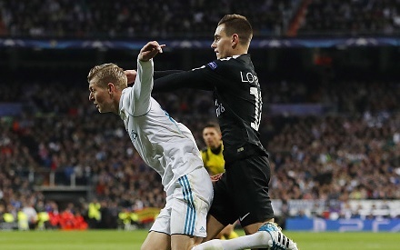 Tranh cai xung quanh tinh huong PSG bi thoi phat den hinh anh