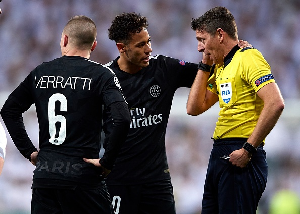 HLV PSG chưa hết điên tiết với trọng tài ở trận thua Real Madrid ảnh 1 HLV PSG chua het dien tiet voi trong tai o tran thua Real Madrid anh 1