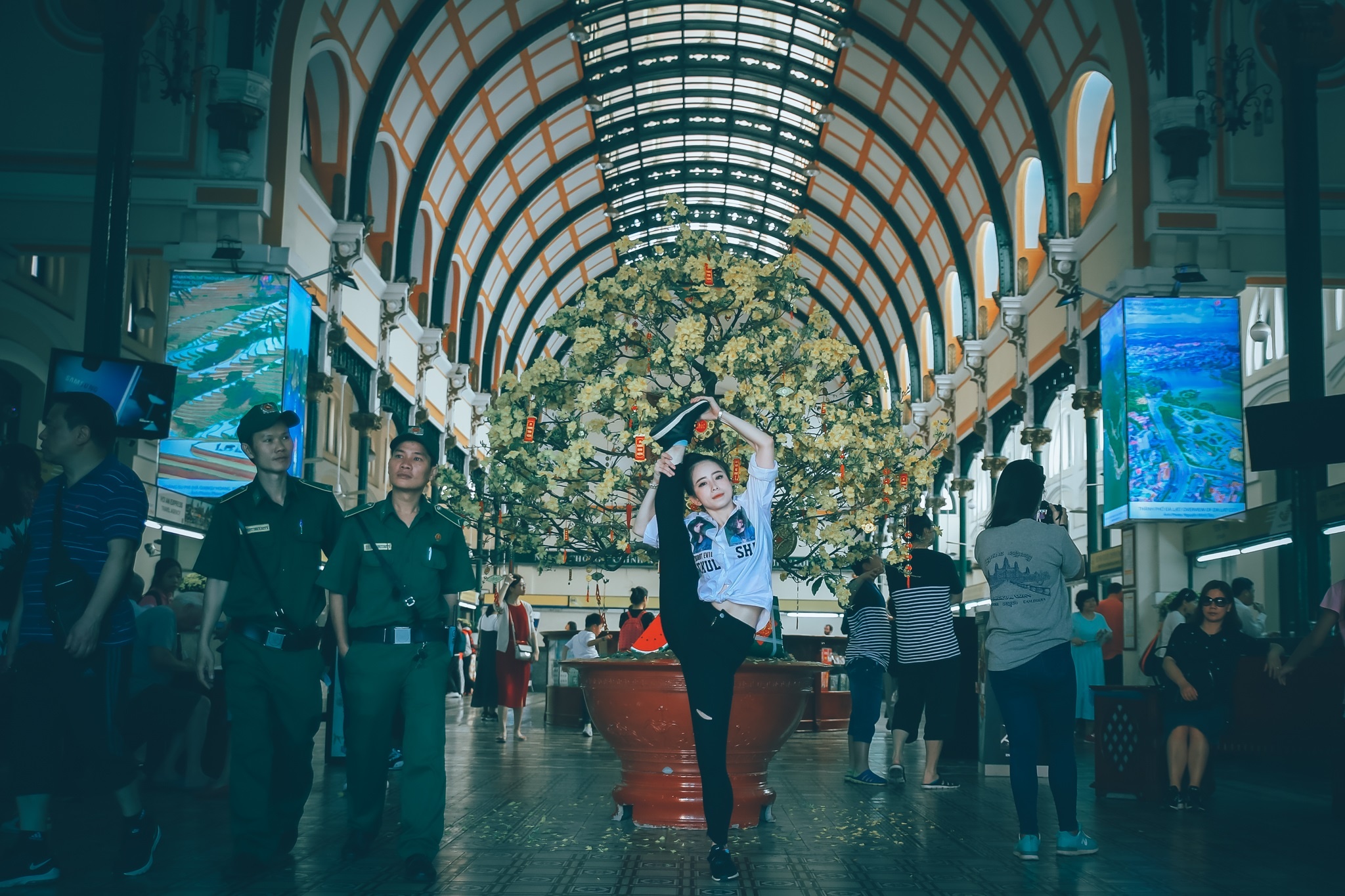 Hoa khôi taekwondo Châu Tuyết Vân tung cước đẹp mắ ảnh 4 Hoa khoi taekwondo Chau Tuyet Van tung cuoc dep ma anh 4