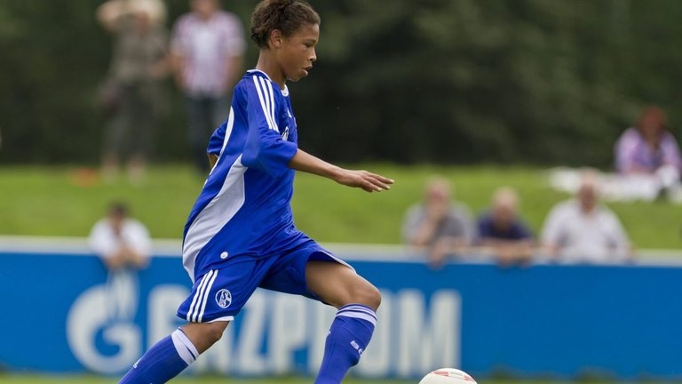 Leroy Sane trên đường thành Ryan Giggs 'đệ nhị' ảnh 4 Leroy Sane tren duong thanh Ryan Giggs 'de nhi' anh 4