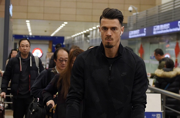 Khoi dau tham hai cua thanh vien vo dich Euro 2016 tai Trung Quoc hinh anh