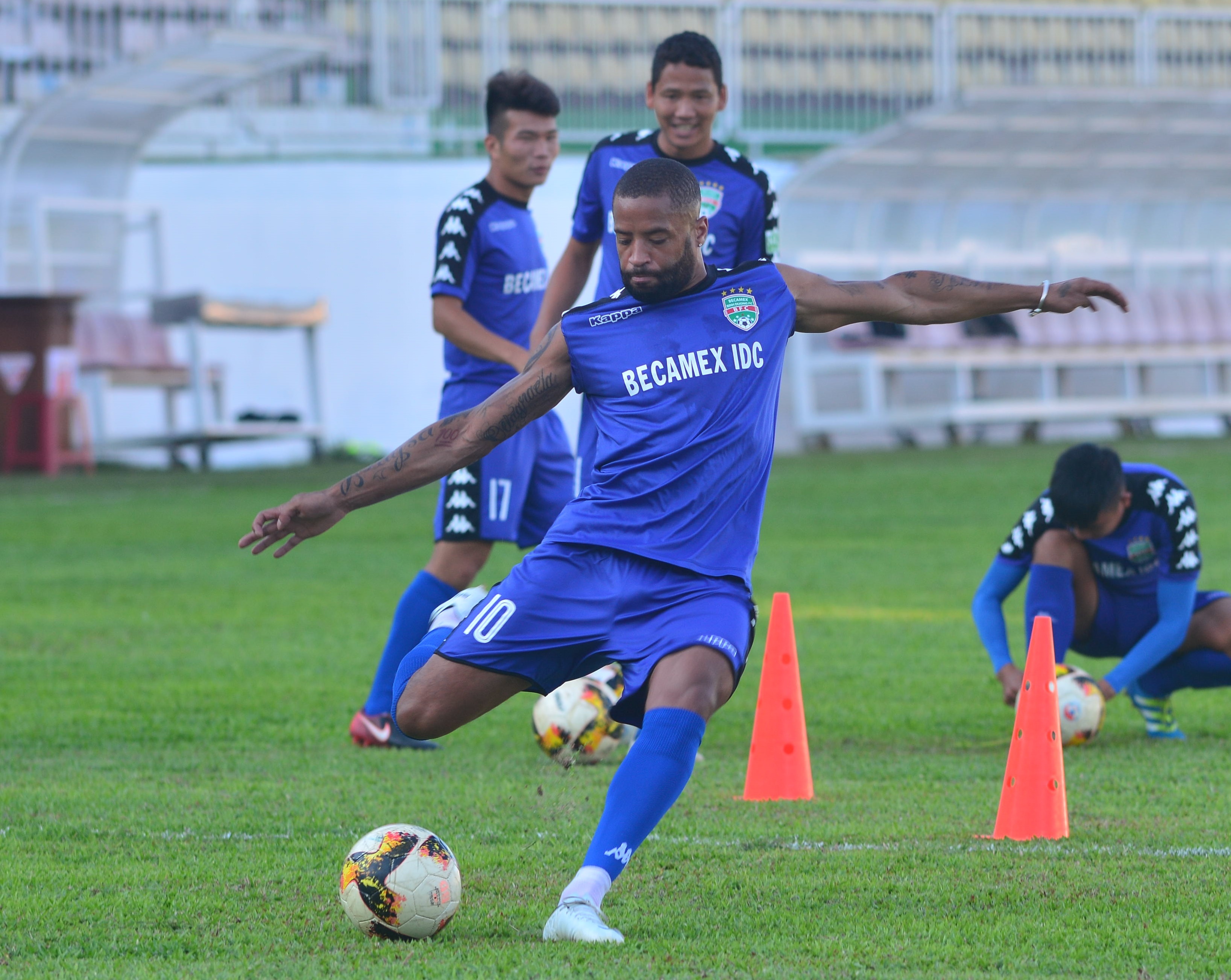 HLV Binh Duong chi mong co 1 diem truoc HAGL anh 2