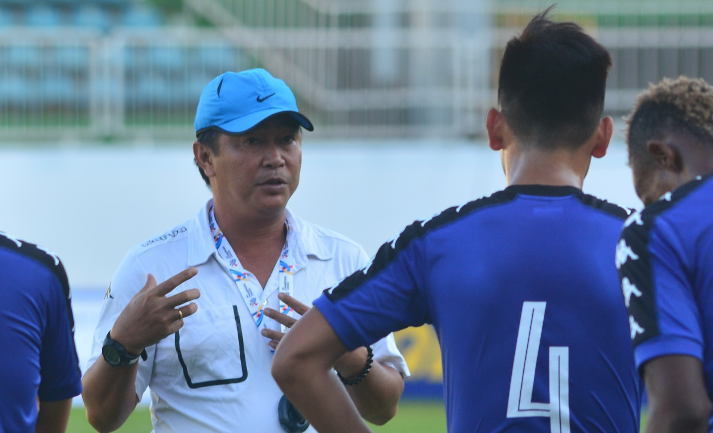 HLV Binh Duong chi mong co mot diem truoc HAGL hinh anh