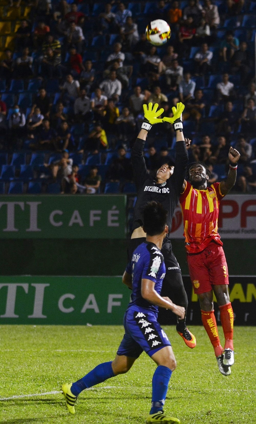 Binh Duong vs Nam Dinh anh 7