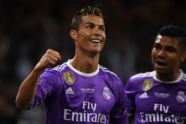 Bao Italy: Ronaldo, lai la anh? hinh anh