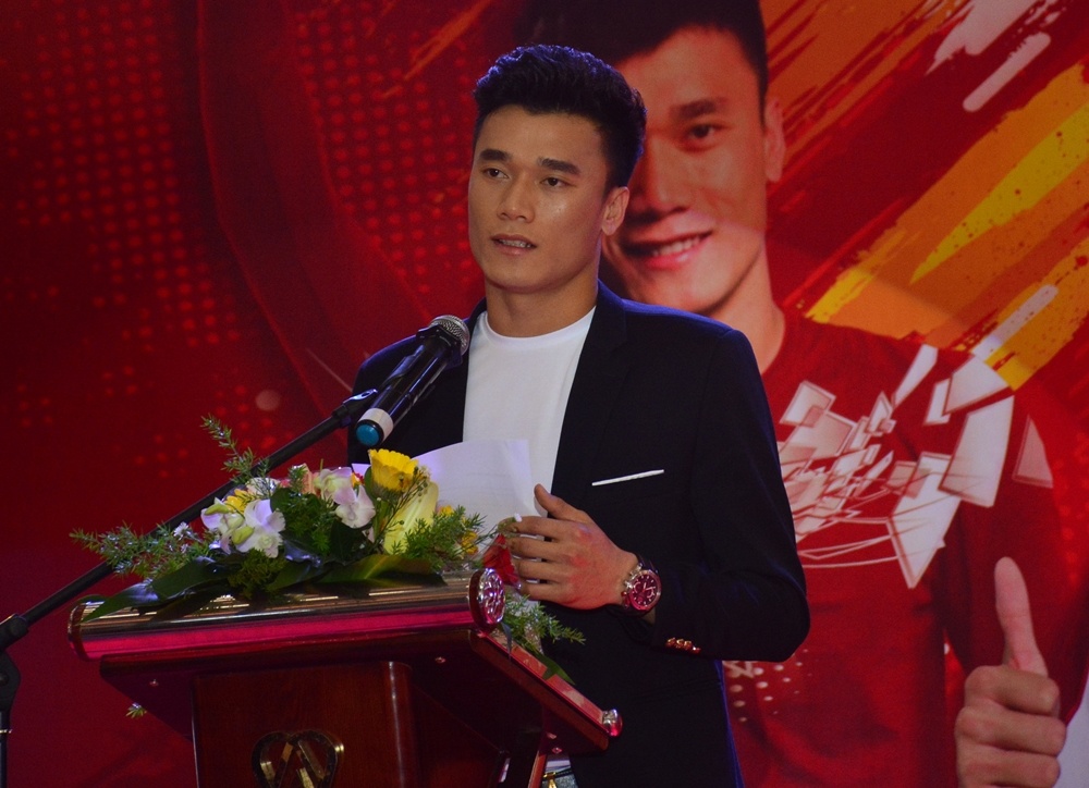 Fan Sai Gon cuong nhiet don Bui Tien Dung anh 6