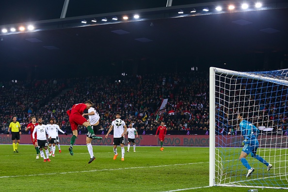 Salah rất tốt, nhưng Ronaldo là bá chủ châu Âu ảnh 2 Salah rat tot, nhung Ronaldo la ba chu chau Au anh 2