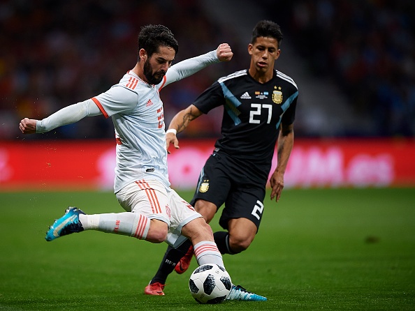 Duoi mau ao Real Madrid,  Isco la thien tai du bi anh 1