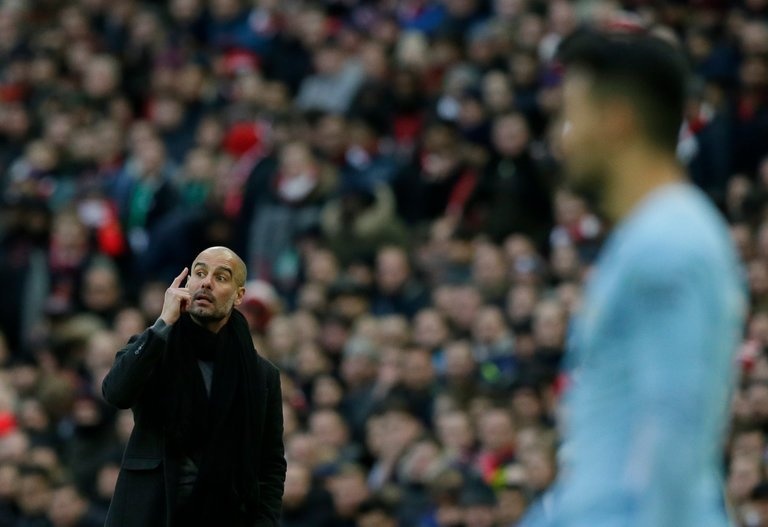 Pep Guardiola: Thien tai bi am anh boi nhung dieu nho nhat hinh anh
