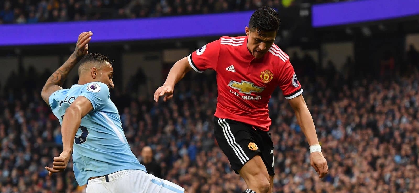 Hoa ra Alexis Sanchez khong te nhu nguoi ta nghi hinh anh