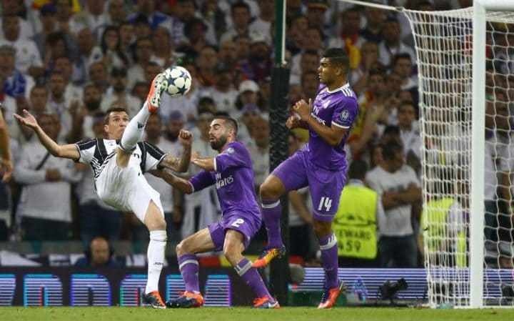 Juventus dung 4 tien dao truoc Real Madrid? hinh anh