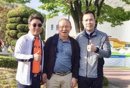 HLV Park Hang-seo tiep lua Hoang Xuan Vinh tai Han Quoc hinh anh