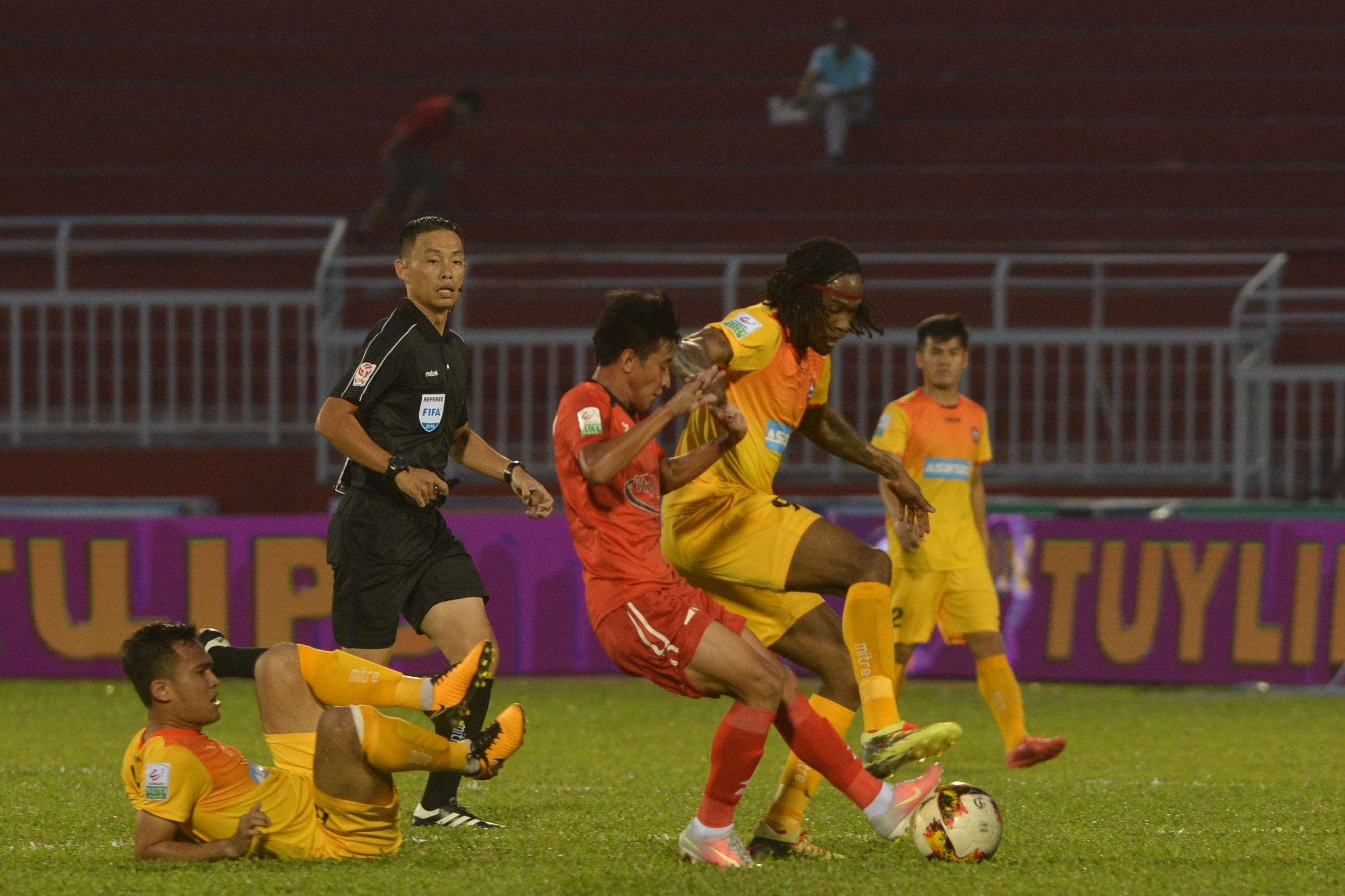 Phao sang la tam diem trong chien thang cua Hai Phong truoc TP.HCM anh 1