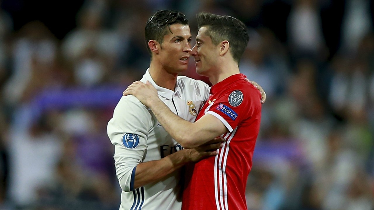 Voi Lewandowski, muon thanh so 1 hay hoc Ronaldo hinh anh