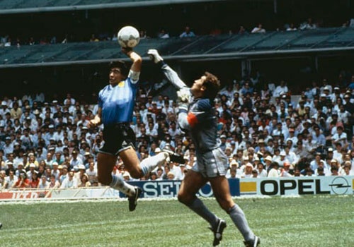 'Ban tay cua Chua' huy hoai trong tai World Cup the nao? hinh anh